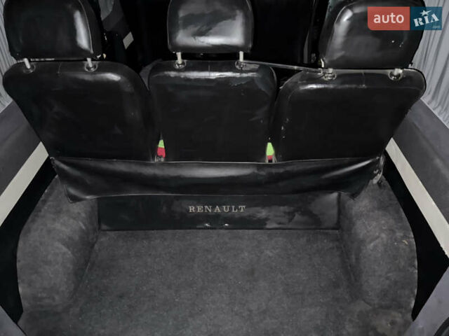Чорний Рено Трафік, об'ємом двигуна 2.46 л та пробігом 333 тис. км за 8600 $, фото 10 на Automoto.ua