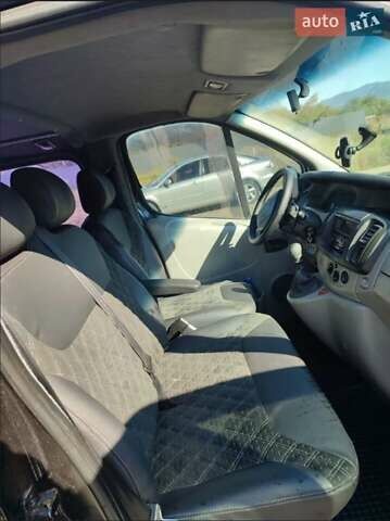 Черный Рено Трафик, объемом двигателя 1.9 л и пробегом 399 тыс. км за 6900 $, фото 9 на Automoto.ua