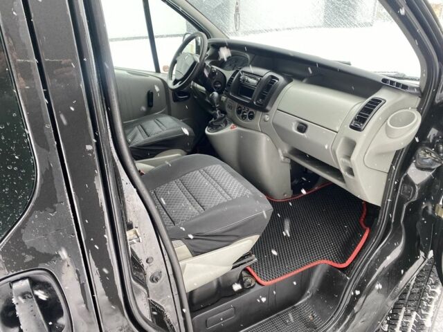 Черный Рено Трафик, объемом двигателя 1.9 л и пробегом 500 тыс. км за 5700 $, фото 8 на Automoto.ua