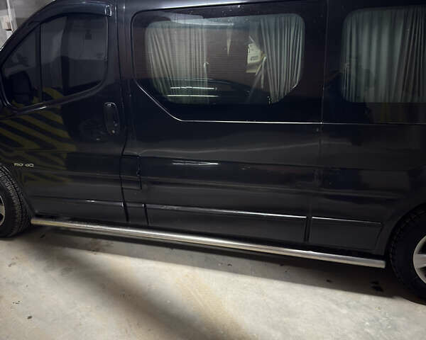 Чорний Рено Трафік, об'ємом двигуна 2.46 л та пробігом 333 тис. км за 8600 $, фото 7 на Automoto.ua