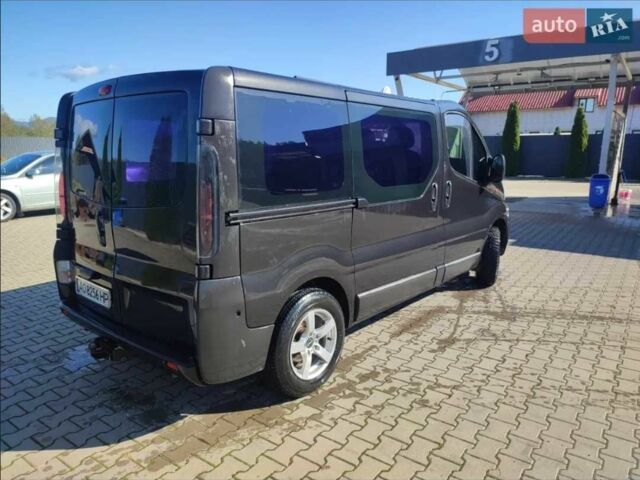 Черный Рено Трафик, объемом двигателя 1.9 л и пробегом 386 тыс. км за 6900 $, фото 2 на Automoto.ua