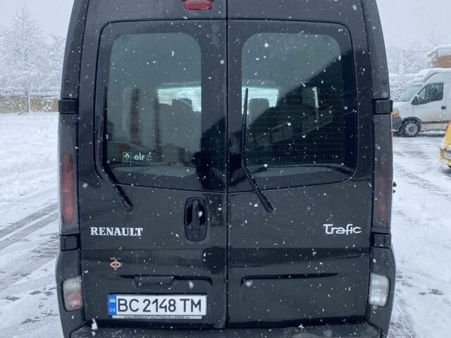 Черный Рено Трафик, объемом двигателя 1.9 л и пробегом 500 тыс. км за 5700 $, фото 3 на Automoto.ua