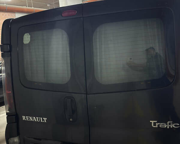 Чорний Рено Трафік, об'ємом двигуна 2.46 л та пробігом 333 тис. км за 8600 $, фото 5 на Automoto.ua