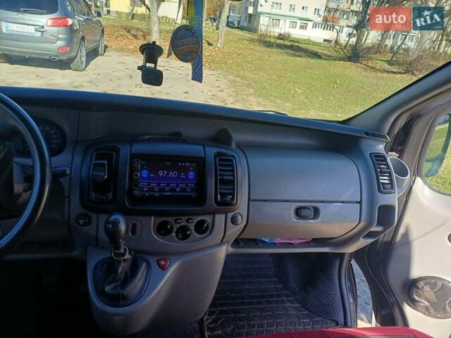 Черный Рено Трафик, объемом двигателя 2.5 л и пробегом 306 тыс. км за 7600 $, фото 6 на Automoto.ua