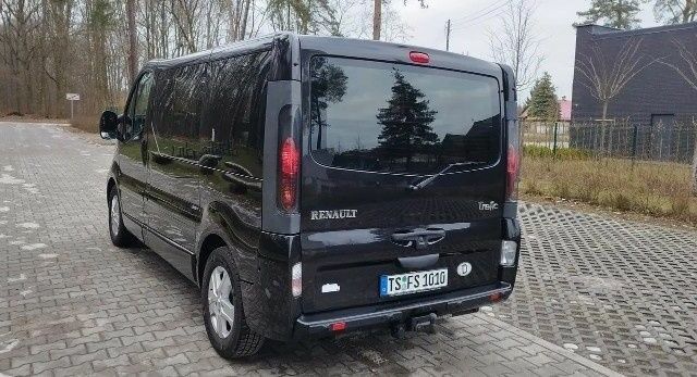 Черный Рено Трафик, объемом двигателя 1.9 л и пробегом 190 тыс. км за 6800 $, фото 5 на Automoto.ua