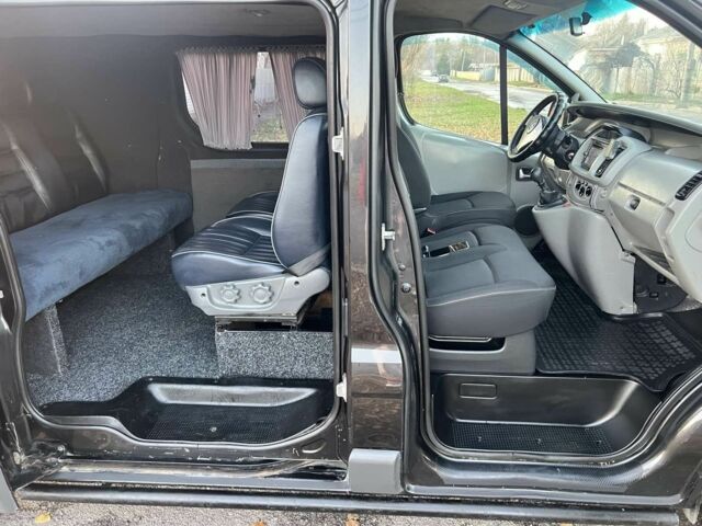 Черный Рено Трафик, объемом двигателя 1.9 л и пробегом 280 тыс. км за 7600 $, фото 10 на Automoto.ua