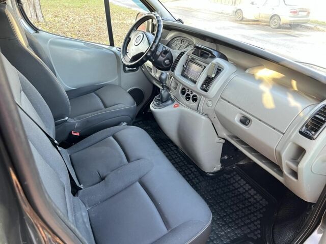 Черный Рено Трафик, объемом двигателя 1.9 л и пробегом 280 тыс. км за 7600 $, фото 7 на Automoto.ua