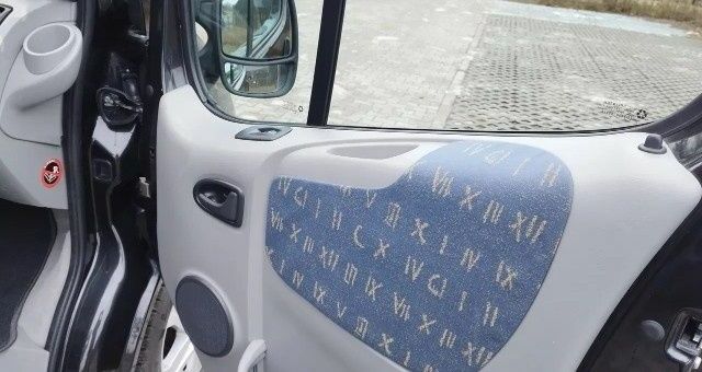 Черный Рено Трафик, объемом двигателя 1.9 л и пробегом 190 тыс. км за 6800 $, фото 18 на Automoto.ua