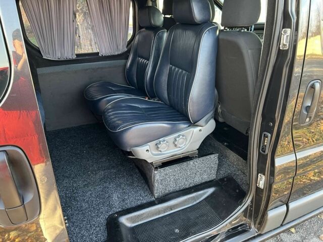 Черный Рено Трафик, объемом двигателя 1.9 л и пробегом 280 тыс. км за 7600 $, фото 6 на Automoto.ua