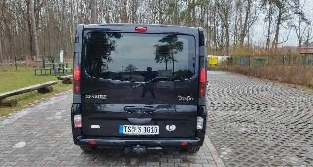 Черный Рено Трафик, объемом двигателя 1.9 л и пробегом 190 тыс. км за 6800 $, фото 6 на Automoto.ua