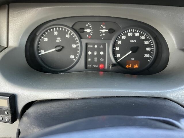 Черный Рено Трафик, объемом двигателя 1.9 л и пробегом 280 тыс. км за 7600 $, фото 13 на Automoto.ua