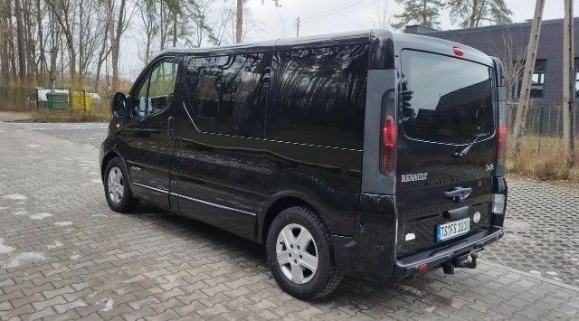 Черный Рено Трафик, объемом двигателя 1.9 л и пробегом 190 тыс. км за 6800 $, фото 7 на Automoto.ua