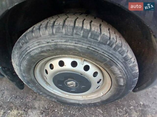 Черный Рено Трафик, объемом двигателя 1.9 л и пробегом 348 тыс. км за 7800 $, фото 15 на Automoto.ua