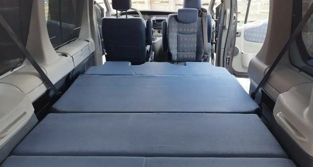 Черный Рено Трафик, объемом двигателя 1.9 л и пробегом 190 тыс. км за 6800 $, фото 10 на Automoto.ua