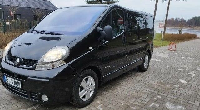 Черный Рено Трафик, объемом двигателя 1.9 л и пробегом 190 тыс. км за 6800 $, фото 3 на Automoto.ua