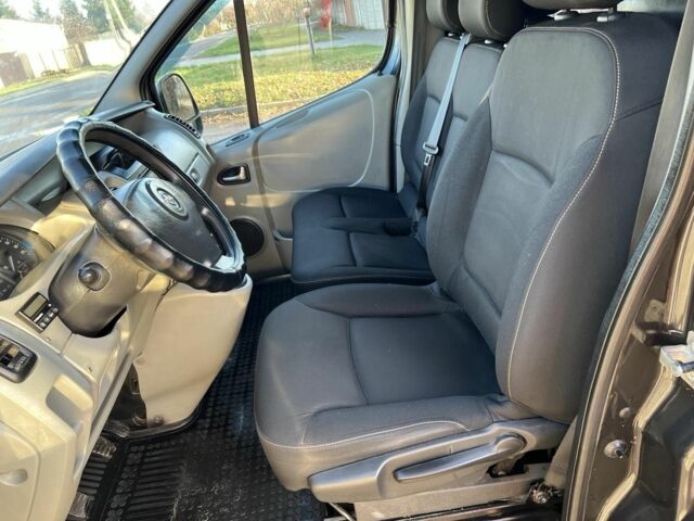 Черный Рено Трафик, объемом двигателя 1.9 л и пробегом 280 тыс. км за 7600 $, фото 8 на Automoto.ua