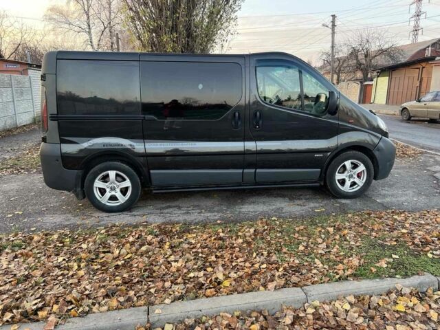 Черный Рено Трафик, объемом двигателя 1.9 л и пробегом 280 тыс. км за 7600 $, фото 3 на Automoto.ua