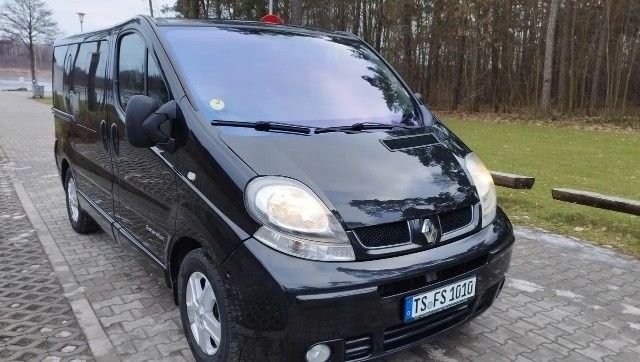 Черный Рено Трафик, объемом двигателя 1.9 л и пробегом 190 тыс. км за 6800 $, фото 9 на Automoto.ua