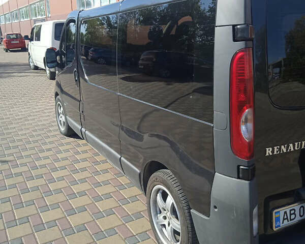Чорний Рено Трафік, об'ємом двигуна 2 л та пробігом 350 тис. км за 8066 $, фото 5 на Automoto.ua