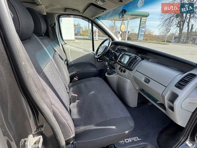 Чорний Рено Трафік, об'ємом двигуна 2 л та пробігом 202 тис. км за 9700 $, фото 11 на Automoto.ua