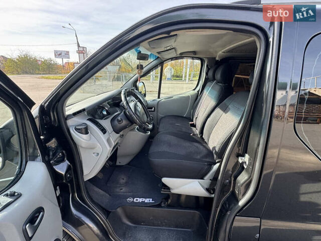 Чорний Рено Трафік, об'ємом двигуна 2 л та пробігом 203 тис. км за 12800 $, фото 10 на Automoto.ua