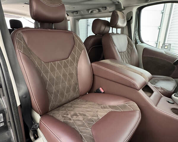 Чорний Рено Трафік, об'ємом двигуна 2 л та пробігом 256 тис. км за 14900 $, фото 19 на Automoto.ua