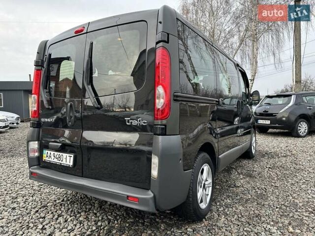 Черный Рено Трафик, объемом двигателя 2 л и пробегом 228 тыс. км за 10500 $, фото 4 на Automoto.ua