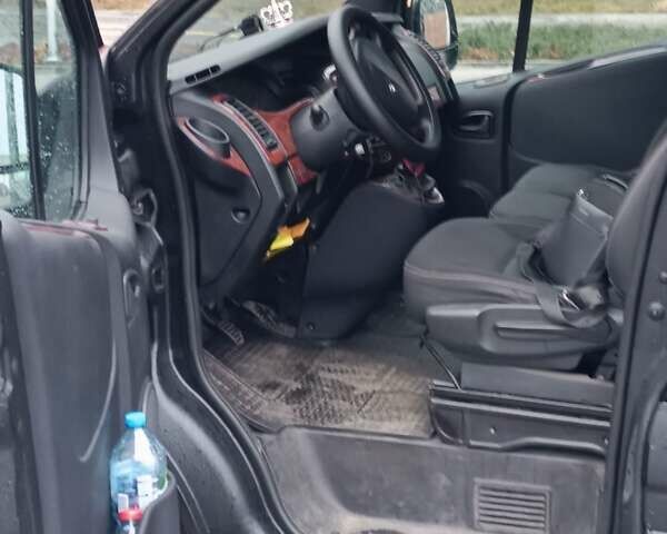 Черный Рено Трафик, объемом двигателя 2 л и пробегом 999 тыс. км за 7200 $, фото 3 на Automoto.ua