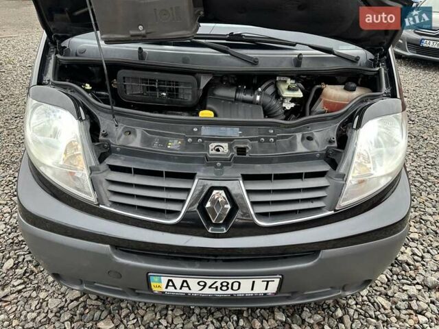 Черный Рено Трафик, объемом двигателя 2 л и пробегом 228 тыс. км за 10500 $, фото 17 на Automoto.ua