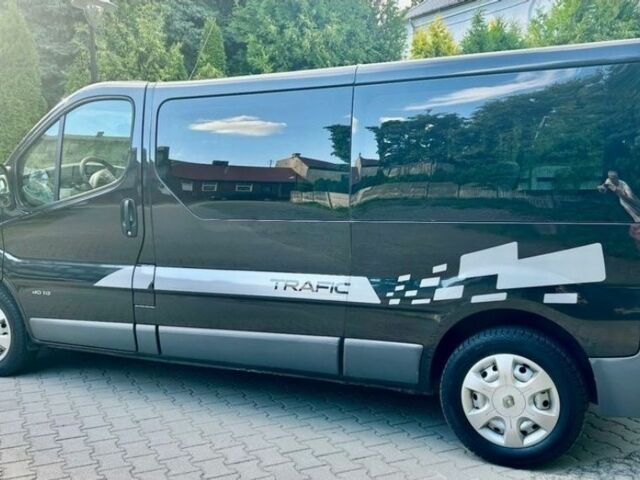 Черный Рено Трафик, объемом двигателя 2 л и пробегом 275 тыс. км за 3500 $, фото 2 на Automoto.ua