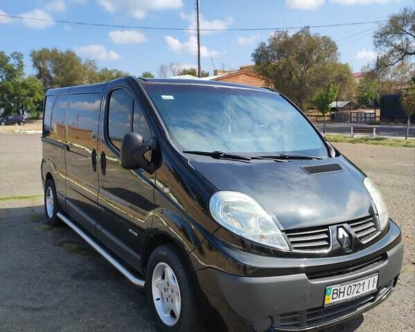 Черный Рено Трафик, объемом двигателя 2 л и пробегом 263 тыс. км за 10700 $, фото 3 на Automoto.ua
