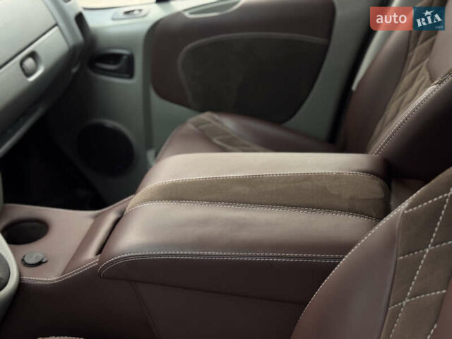 Чорний Рено Трафік, об'ємом двигуна 2 л та пробігом 256 тис. км за 14900 $, фото 27 на Automoto.ua