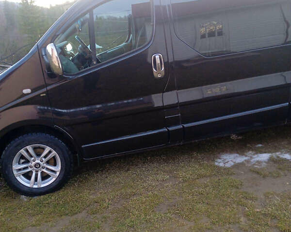 Чорний Рено Трафік, об'ємом двигуна 2 л та пробігом 206 тис. км за 11800 $, фото 4 на Automoto.ua