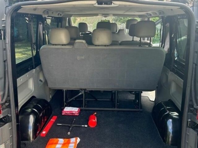 Черный Рено Трафик, объемом двигателя 2 л и пробегом 275 тыс. км за 3500 $, фото 11 на Automoto.ua