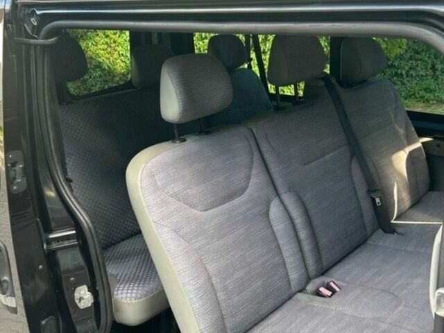 Черный Рено Трафик, объемом двигателя 2 л и пробегом 275 тыс. км за 3500 $, фото 10 на Automoto.ua