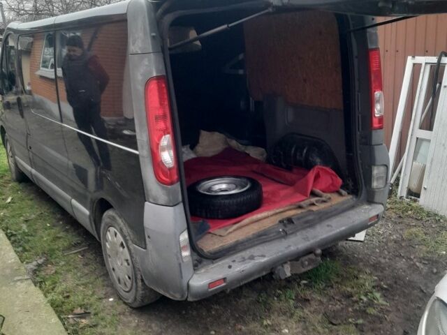 Черный Рено Трафик, объемом двигателя 2 л и пробегом 240 тыс. км за 8800 $, фото 6 на Automoto.ua