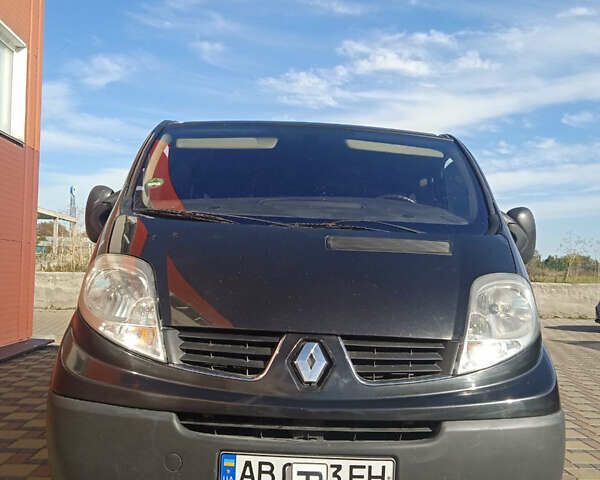 Чорний Рено Трафік, об'ємом двигуна 2 л та пробігом 350 тис. км за 8066 $, фото 2 на Automoto.ua