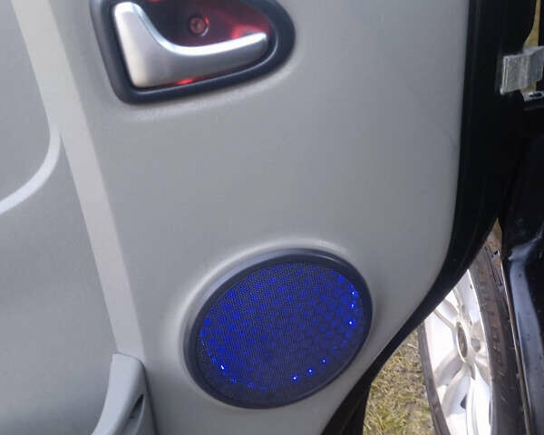 Чорний Рено Трафік, об'ємом двигуна 2 л та пробігом 206 тис. км за 11800 $, фото 8 на Automoto.ua