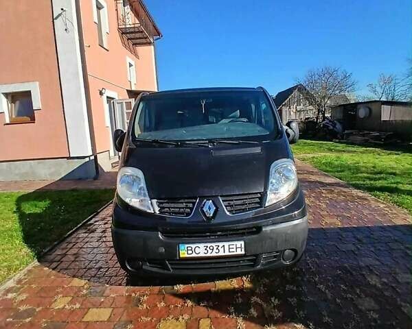 Черный Рено Трафик, объемом двигателя 2 л и пробегом 254 тыс. км за 7600 $, фото 2 на Automoto.ua