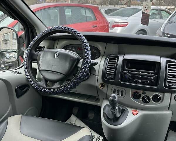 Черный Рено Трафик, объемом двигателя 2 л и пробегом 228 тыс. км за 10500 $, фото 22 на Automoto.ua
