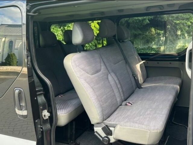 Черный Рено Трафик, объемом двигателя 2 л и пробегом 275 тыс. км за 3500 $, фото 9 на Automoto.ua