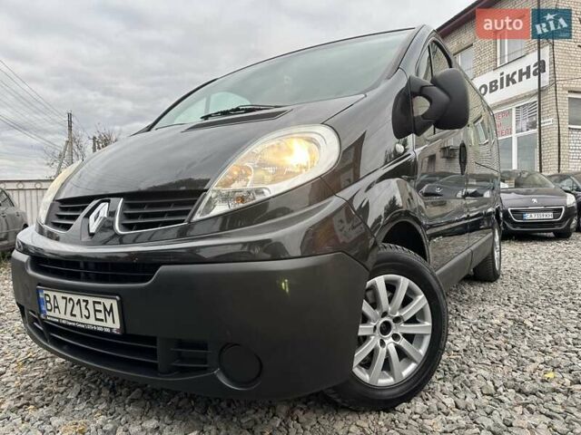 Чорний Рено Трафік, об'ємом двигуна 2 л та пробігом 328 тис. км за 11800 $, фото 1 на Automoto.ua