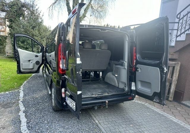 Черный Рено Трафик, объемом двигателя 2.5 л и пробегом 347 тыс. км за 6900 $, фото 6 на Automoto.ua