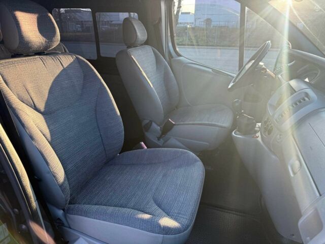 Рено Трафик 2008 в Кропивницком (Кировограде) на Automoto.ua Черный Рено Трафик, объемом двигателя 2 л и пробегом 287 тыс. км за 6800 $, фото 12 на Automoto.ua