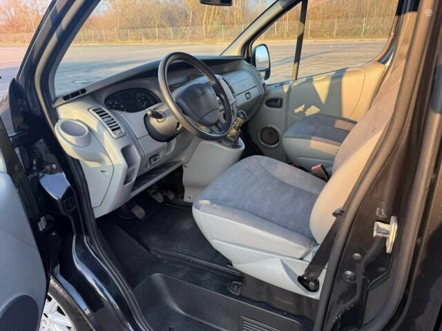 Рено Трафик 2008 в Кропивницком (Кировограде) на Automoto.ua Черный Рено Трафик, объемом двигателя 2 л и пробегом 287 тыс. км за 6800 $, фото 9 на Automoto.ua