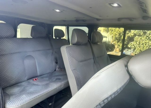 Черный Рено Трафик, объемом двигателя 2.5 л и пробегом 347 тыс. км за 6900 $, фото 8 на Automoto.ua