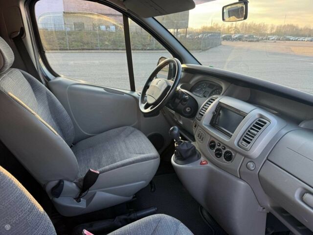 Рено Трафик 2008 в Кропивницком (Кировограде) на Automoto.ua Черный Рено Трафик, объемом двигателя 2 л и пробегом 287 тыс. км за 6800 $, фото 11 на Automoto.ua