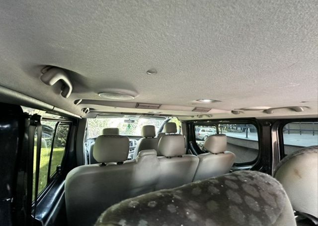 Черный Рено Трафик, объемом двигателя 2.5 л и пробегом 347 тыс. км за 6900 $, фото 11 на Automoto.ua