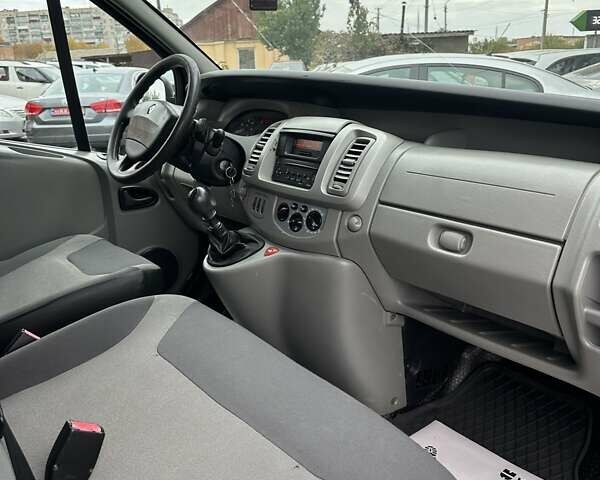 Чорний Рено Трафік, об'ємом двигуна 2 л та пробігом 328 тис. км за 11800 $, фото 19 на Automoto.ua