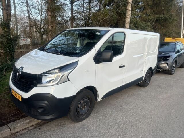 Рено Трафик 2008 в Львове на Automoto.ua Черный Рено Трафик, объемом двигателя 2 л и пробегом 275 тыс. км за 4196 $, фото 4 на Automoto.ua